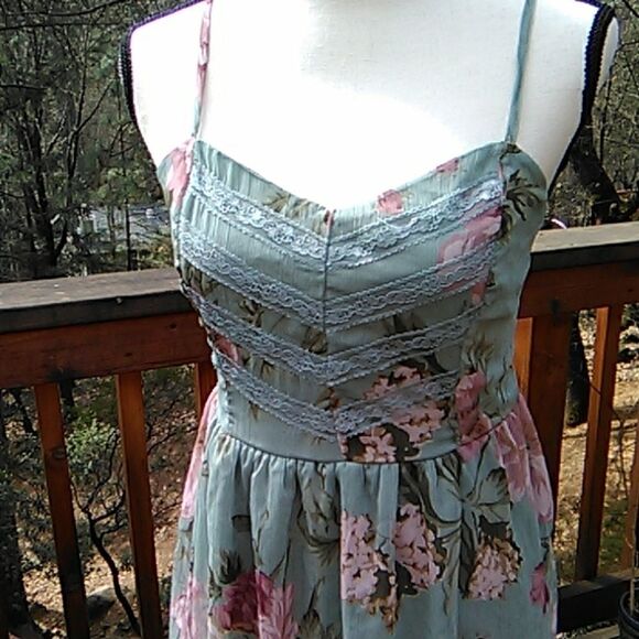 Band of Gypsies Summery Dress - Picture 2 of 8